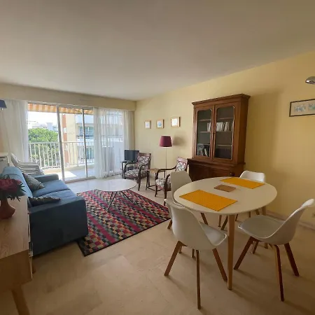 One Bedroom Terrasse Near The Apartment Cannes